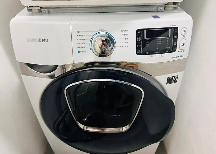 Apartment 1 Minute From Hongdae Entrance Station #4 Beds #hotel Bedding #hongdae Main Street #famous Restaurants #luggage Storage #popular #3 #melow Hongdae *