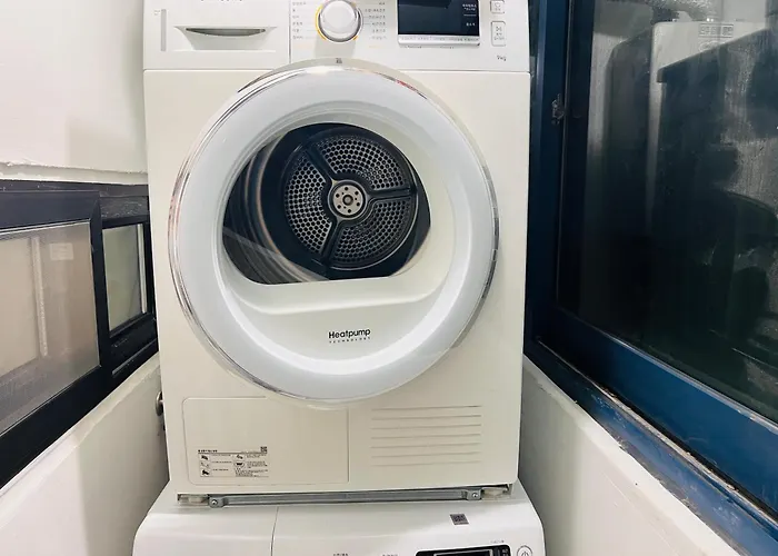 Apartment 1 Minute From Hongdae Entrance Station #4 Beds #hotel Bedding #hongdae Main Street #famous Restaurants #luggage Storage #popular #3 #melow Hongdae