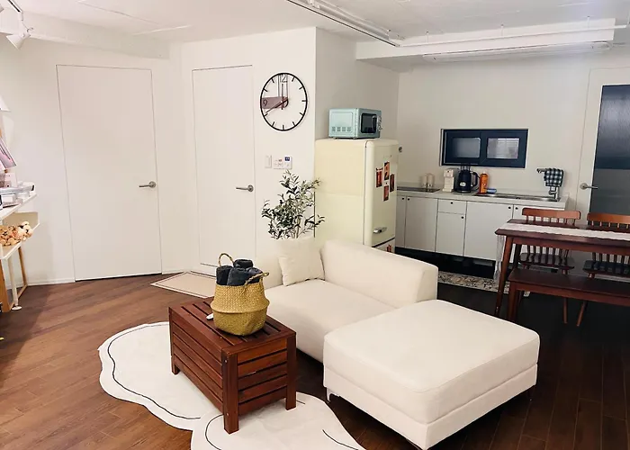 1 Minute From Hongdae Entrance Station #4 Beds #hotel Bedding #hongdae Main Street #famous Restaurants #luggage Storage #popular #3 #melow Hongdae Apartment