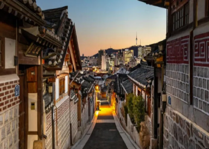 Apartment 1 Minute From Hongdae Entrance Station #4 Beds #hotel Bedding #hongdae Main Street #famous Restaurants #luggage Storage #popular #3 #melow Hongdae
