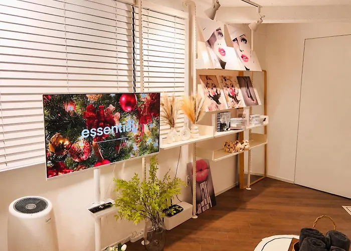 1 Minute From Hongdae Entrance Station #4 Beds #hotel Bedding #hongdae Main Street #famous Restaurants #luggage Storage #popular #3 #melow Hongdae Apartment