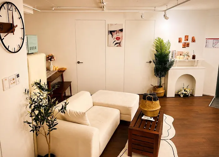 Apartment 1 Minute From Hongdae Entrance Station #4 Beds #hotel Bedding #hongdae Main Street #famous Restaurants #luggage Storage #popular #3 #melow Hongdae